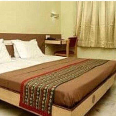 Hotel Chandrawali By Wb Inn Ballia Esterno foto
